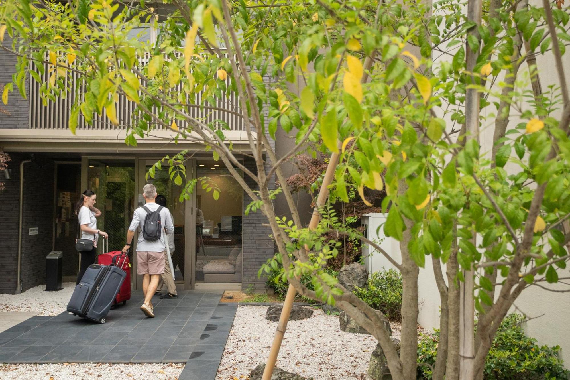 Home Inn Kujo Kawaramachi Киото Экстерьер фото